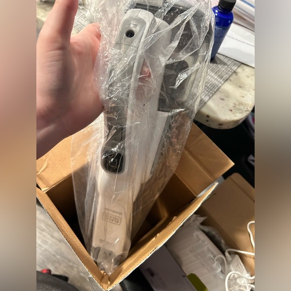 BLACK+DECKER Dustbuster Handheld Vacuum, Cordless, AdvancedClean+ - Picture 2 of 3